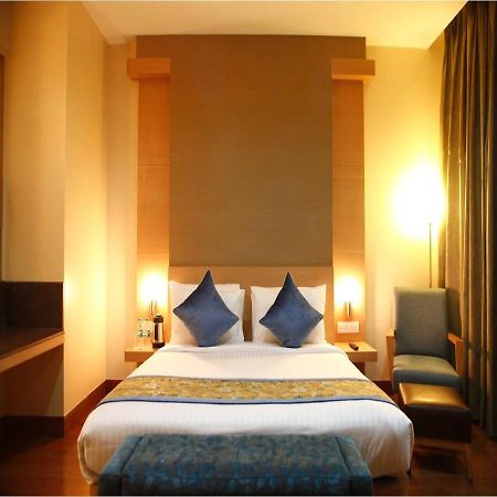 ホテル Sk Klyde Grand Delhi Ncr エクステリア 写真